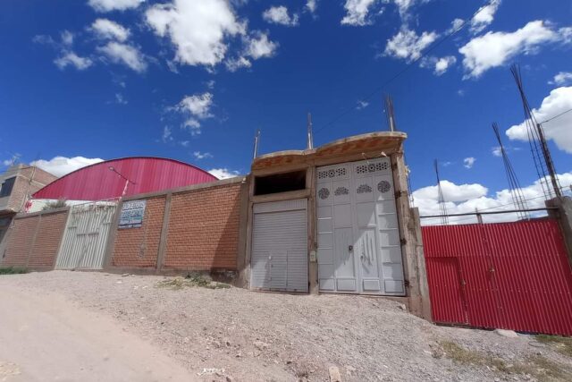 CASA EN CASCO ROJO